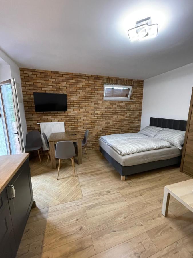 Route 7 Rooms Myślenice Eksteriør billede