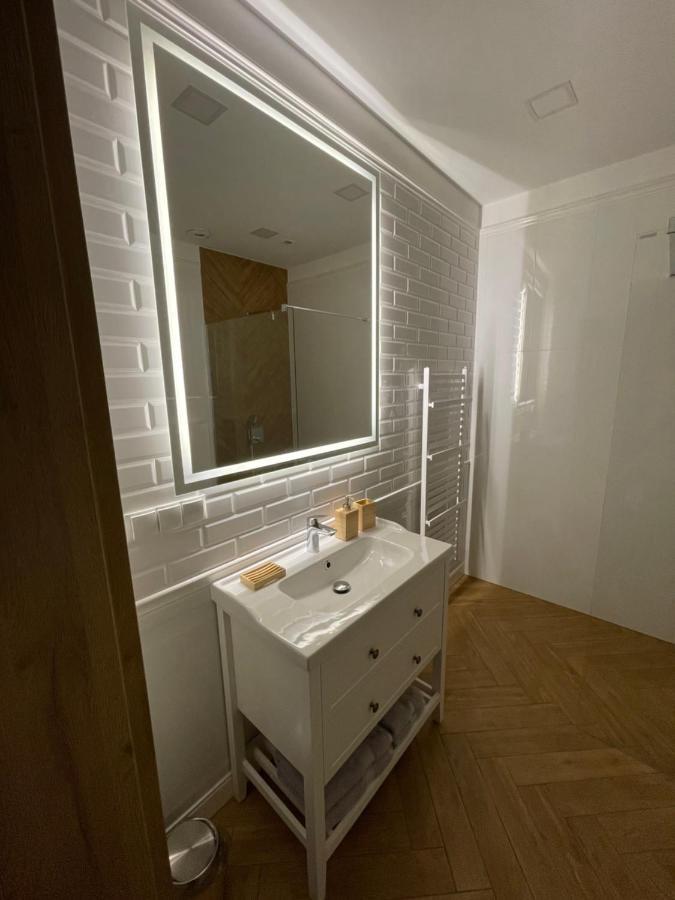 Route 7 Rooms Myślenice Eksteriør billede