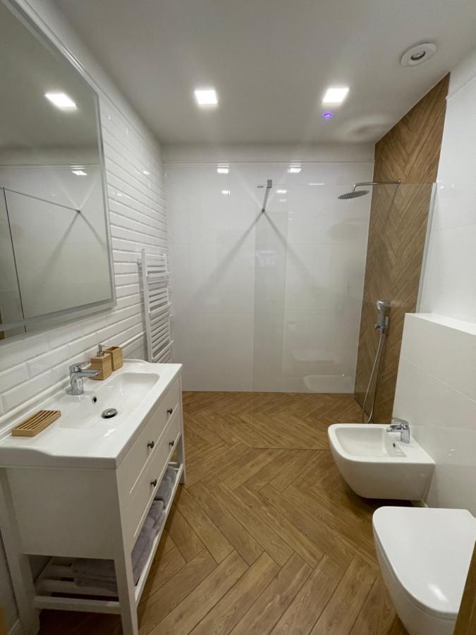 Route 7 Rooms Myślenice Eksteriør billede