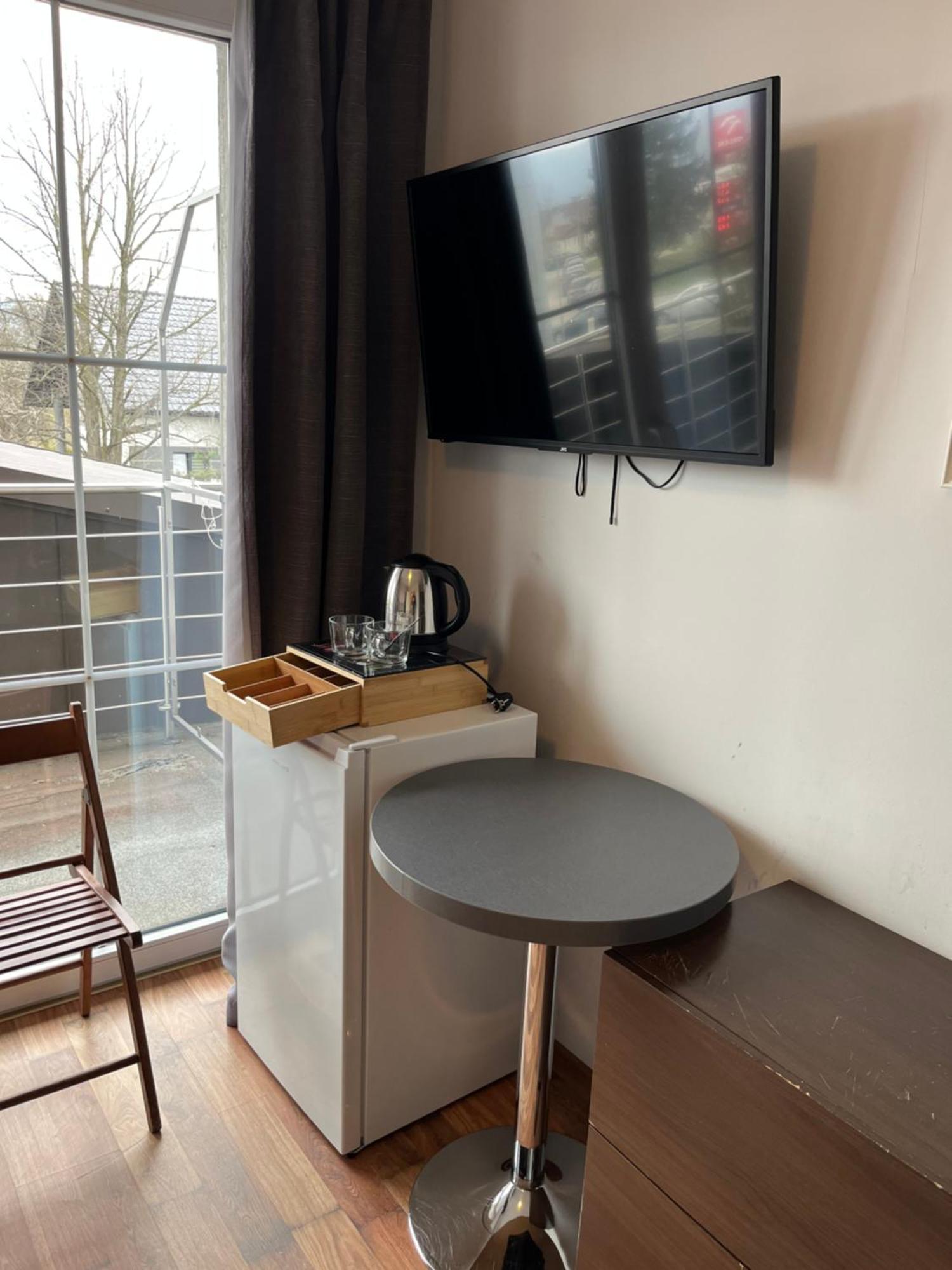 Route 7 Rooms Myślenice Eksteriør billede